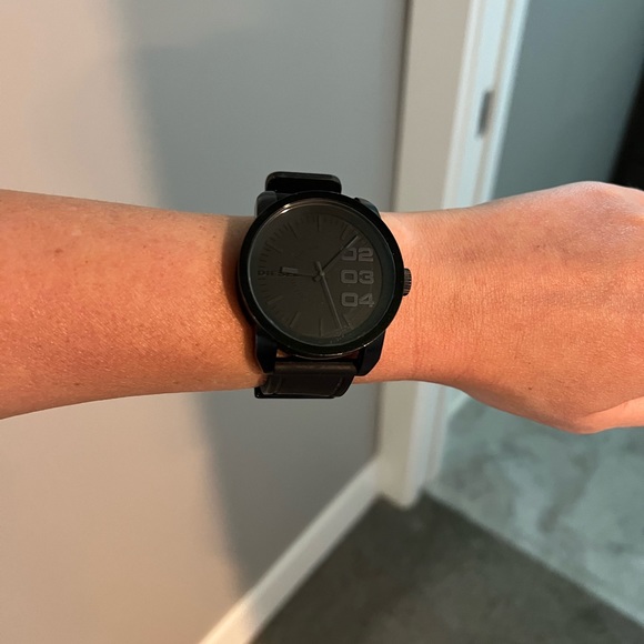 Diesel Men's Round Black Dial Watch With Black Silicone Strap - Picture 7 of 9